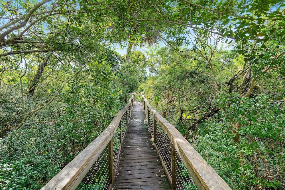 Oceanwalk 9-204 - Oak Hill, FL