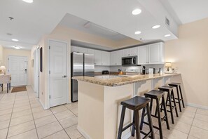 Private kitchen - Oceanwalk 9-404 (New Smyrna Beach)