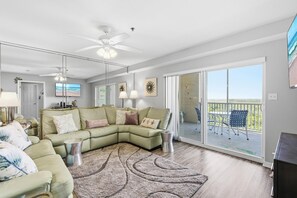 Leilighet, flere senger (Oceanwalk 6-506) | Oppholdsområde