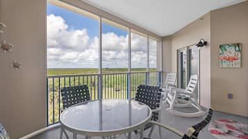 Condo, Multiple Beds (Oceanwalk 6-506) | Dining