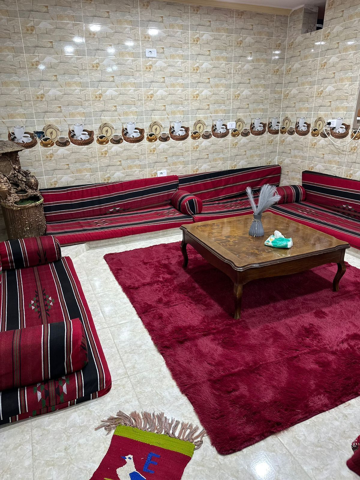 30-吋平面電視，提供數位頻道