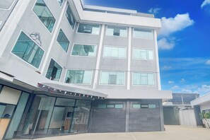 Front of property - Hotel O Palmerah Near Binus University Formerly Wisma Bango (Jakarta)