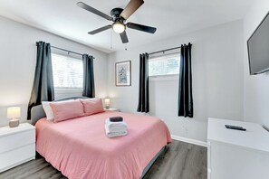 3 bedrooms, iron/ironing board, free WiFi, bed sheets