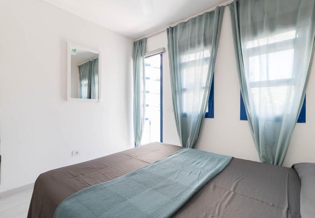 1 dormitorio, escritorio, wifi gratis y ropa de cama