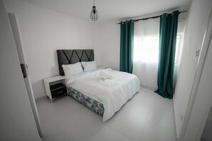 2 chambres, fer et planche à repasser, Wi-Fi gratuit, draps fournis