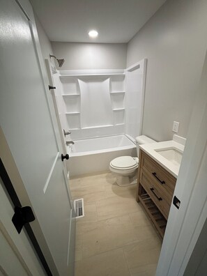 Shower, hair dryer, towels, soap -  "serenity south of Raleigh" Quiet charming low traffic Neighborhood (Garner)
