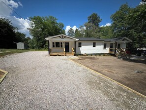 Exterior -  "serenity south of Raleigh" Quiet charming low traffic Neighborhood (Garner)