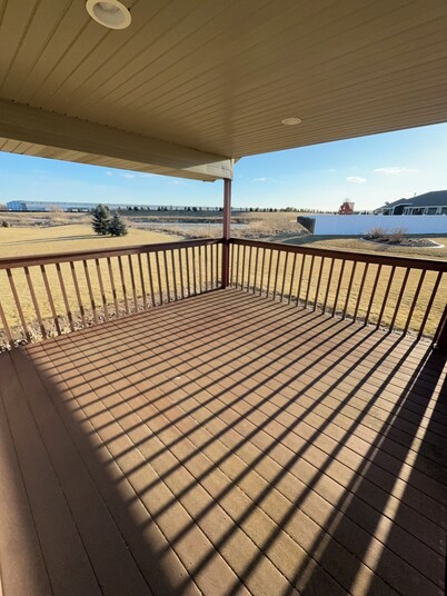 Luxurious 3-bedroom- 3 bath, short drive to Lambeau--- De Pere.