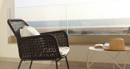 Comfortable seafront apartment with terrace