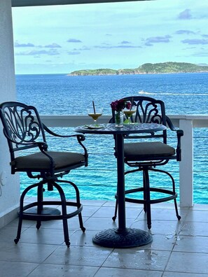 Outdoor dining - Waterfront,Private pool,Breathtaking Views,Great Location. Enjoy paradise! (St Thomas)