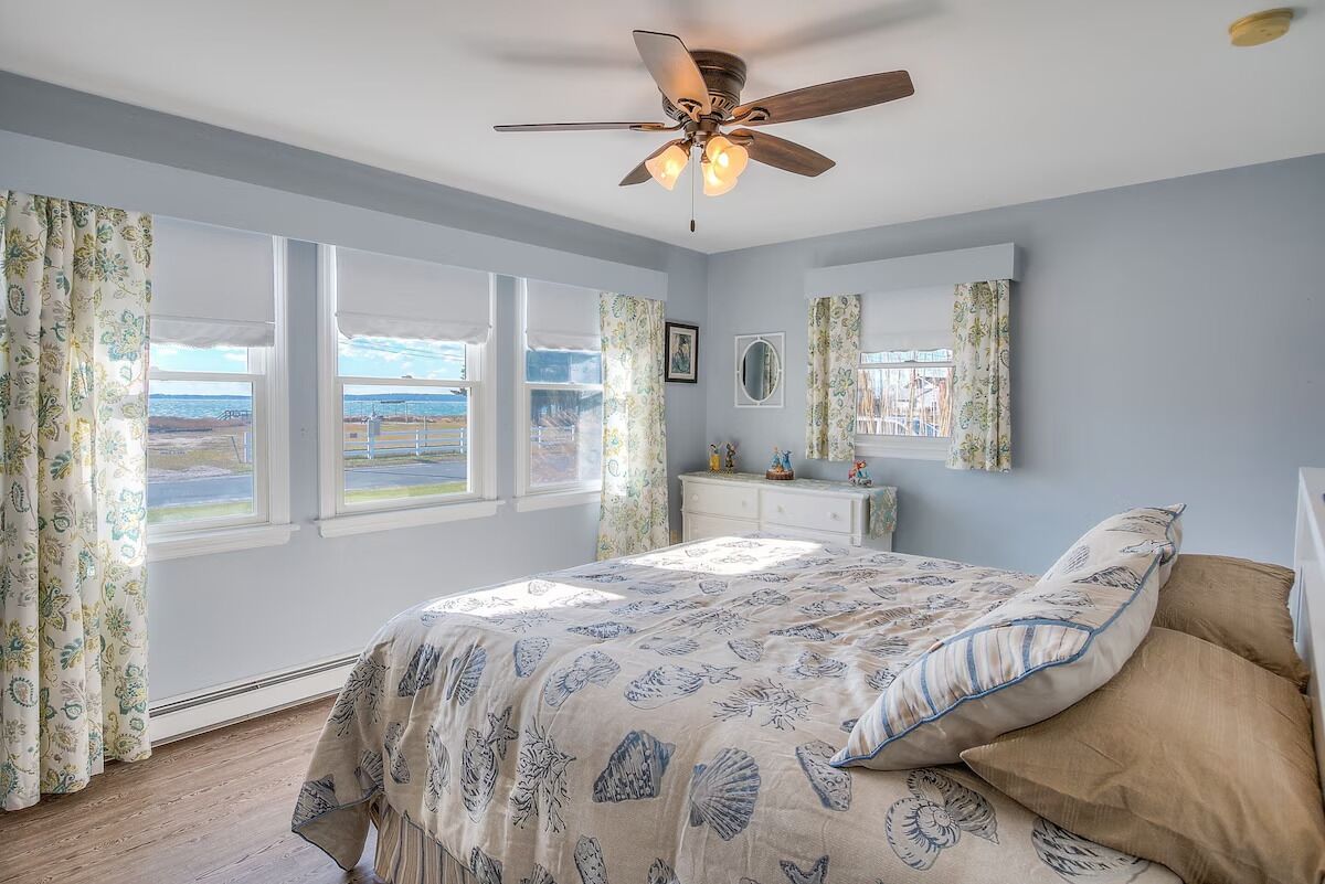 5 chambres, fer et planche à repasser, Wi-Fi, draps fournis