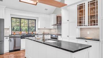 Fridge, microwave, oven, dishwasher