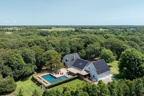 Exterior - The North Fork Summer House - Modern Farmhouse, Heated Pool & Wine Country (Mattituck)