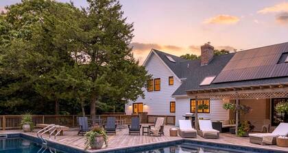 The North Fork Summer House - Modern Farmhouse, Heated Pool & Wine Country