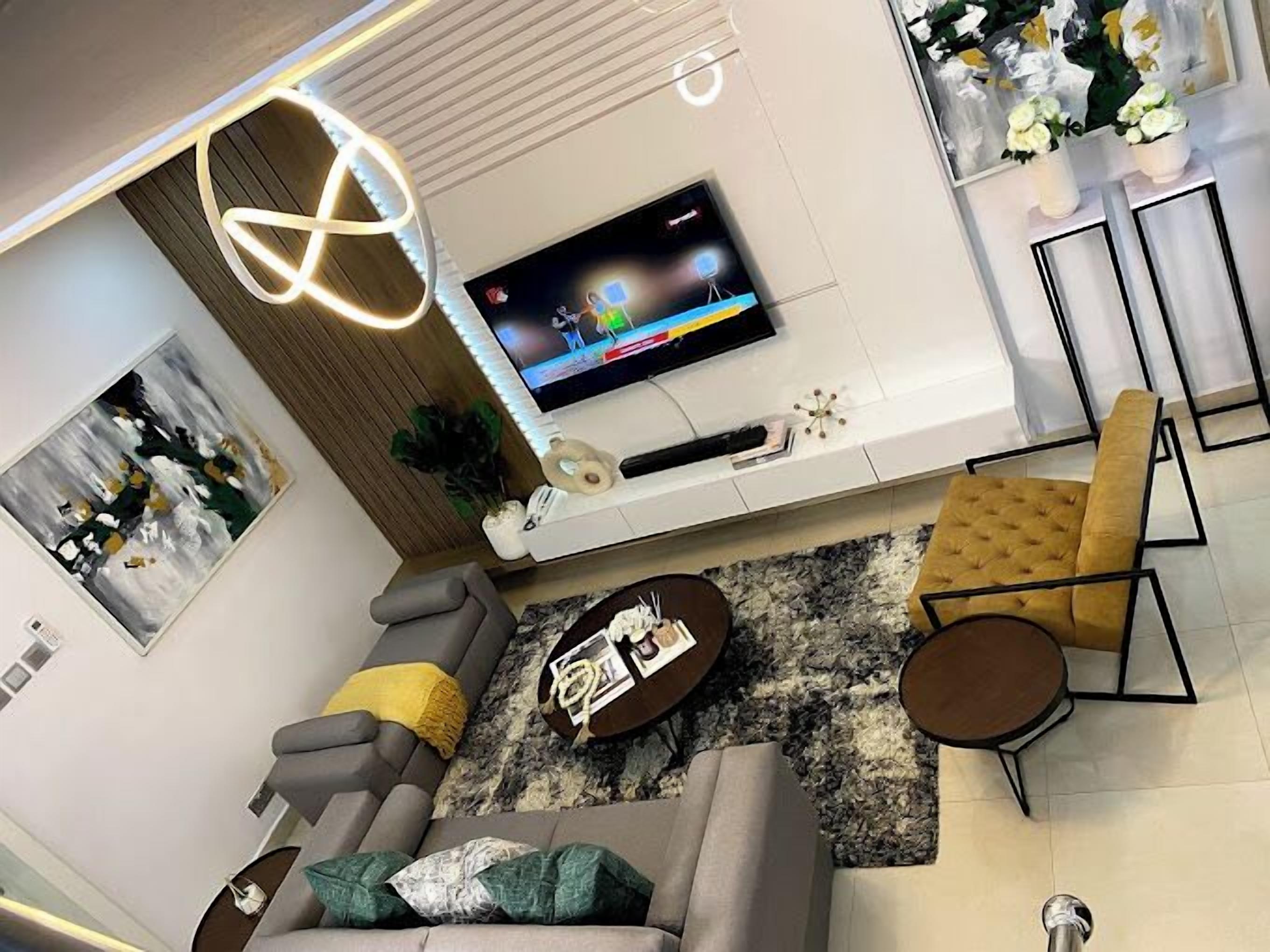 Deluxe Apartment, Balcony, City View | Living area