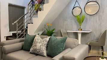 Deluxe Apartment, Balcony, City View | Living area