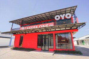 Front of property - Hotel O Mojoanyar Near Terminal Bis Mojokerto (Mojokerto)