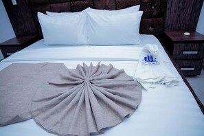 1 Schlafzimmer, Schreibtisch, laptopgeeigneter Arbeitsplatz