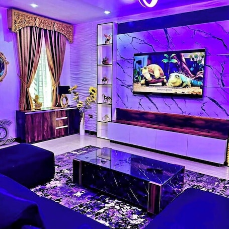 Family Apartment, Balcony, City View | Living area