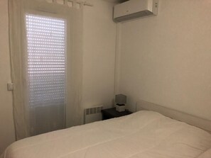 2 bedrooms, iron/ironing board, free WiFi