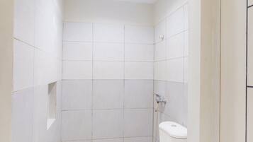 Deluxe Double Room | Bathroom