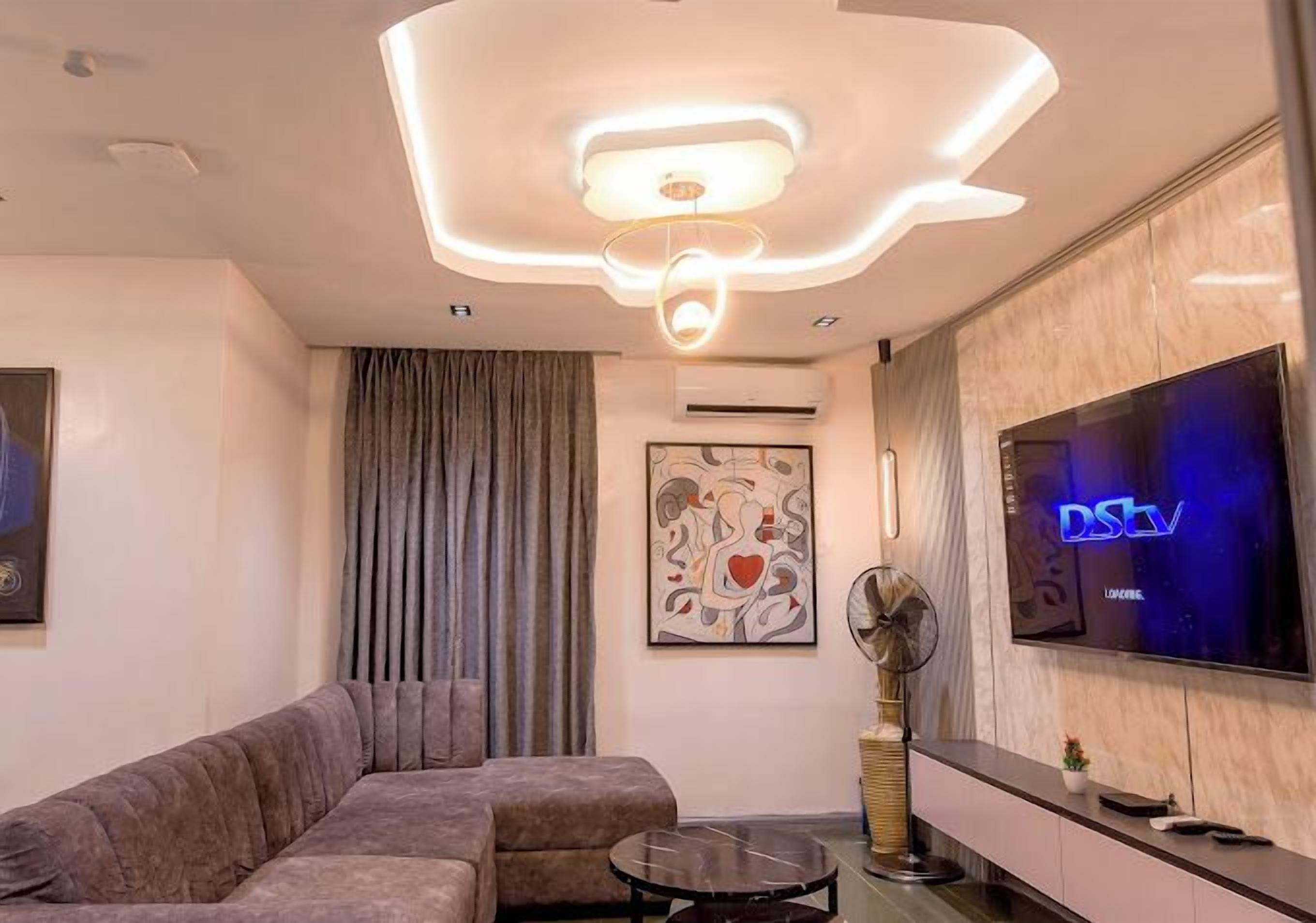 Apartamento económico, balcón, vistas a la ciudad | Zona de estar