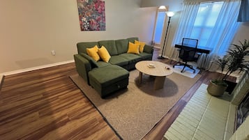 Smart TV, fireplace, computer monitors