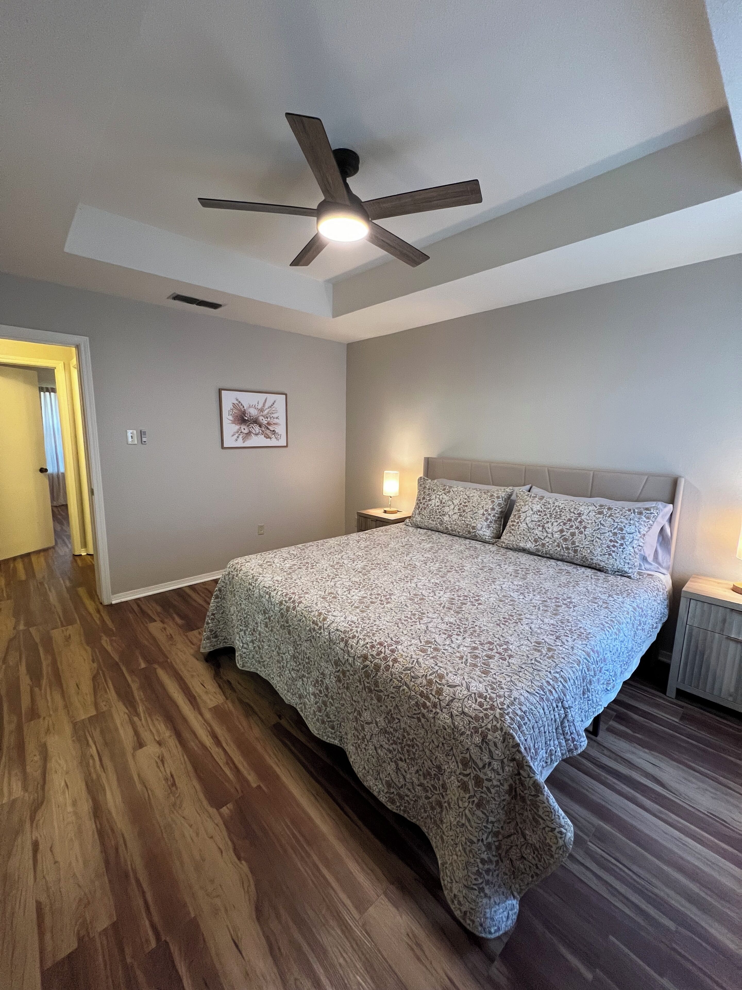 2 quartos, escrivaninha, Wi-Fi de cortesia, roupa de cama