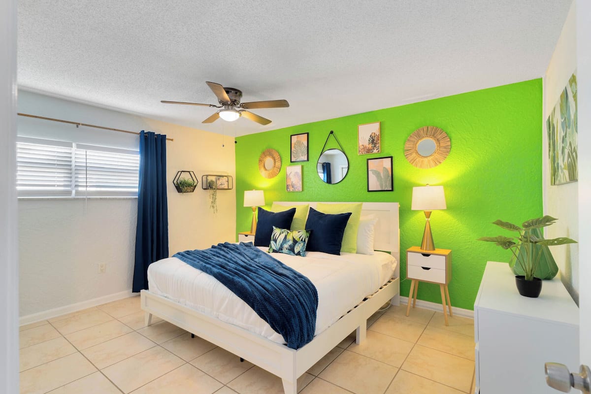 Ocean #23 | 2 bedrooms, desk, laptop workspace, blackout drapes