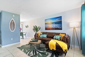 Ocean #4 | Living area