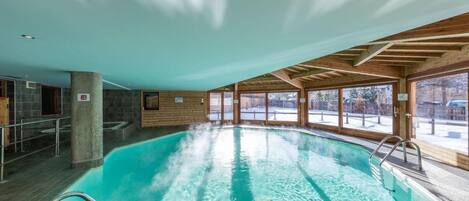 室内游泳池,恒温泳池