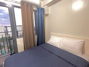 Down comforters, minibar, free WiFi, bed sheets