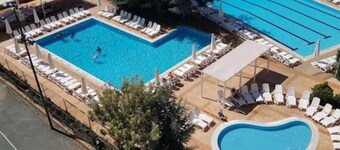 Full Country Club Access 4-bedroom apartment in Ehden Mountain Village