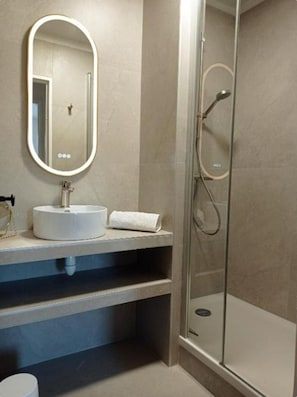 Hair dryer, towels