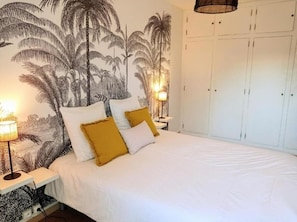 3 bedrooms, desk, iron/ironing board, WiFi