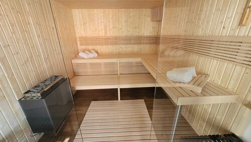Color magic blue in the Harz ESTHER with sauna, terrace and bicycle shed
