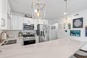 Fridge, microwave, oven, stovetop - Renovated Prime Dewey Beach Escape! (Dewey Beach)