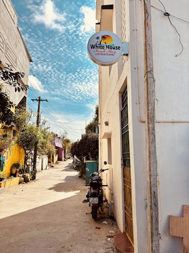 Cozy Beachside Stay Near Mahabalipuram Monuments.