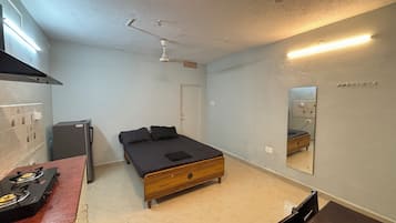 1 habitación, escritorio y wifi