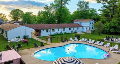 Sun & Sand Resort