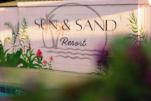 Seasonal outdoor pool, sun loungers - Sun & Sand Resort (Port Austin)