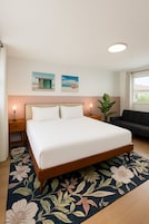 Habitación individual, 1 cama de matrimonio grande con sofá cama | Decoración individual, mobiliario individual, cortinas opacas