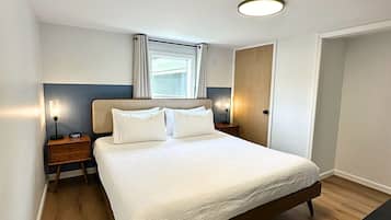 2 bedrooms, blackout curtains, iron/ironing board, free WiFi