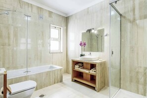 Douche, serviettes fournies