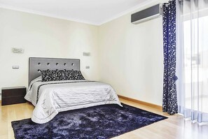 4 bedrooms, WiFi, bed sheets