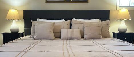 3 habitaciones, tabla de planchar con plancha y cuna de viaje