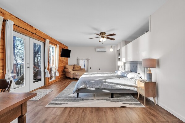 5 habitaciones, tabla de planchar con plancha, cuna de viaje y wifi 