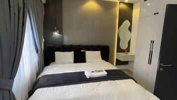 3 slaapkamers, een strijkplank/strijkijzer, wifi, beddengoed
