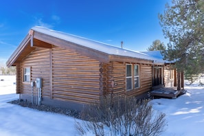 Exterior - Armitage Inn | 30 minutes to Yellowstone | WIFI | Log Cabin (Island Park)