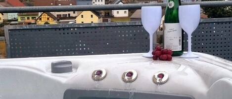 مغطس سبا خارجي